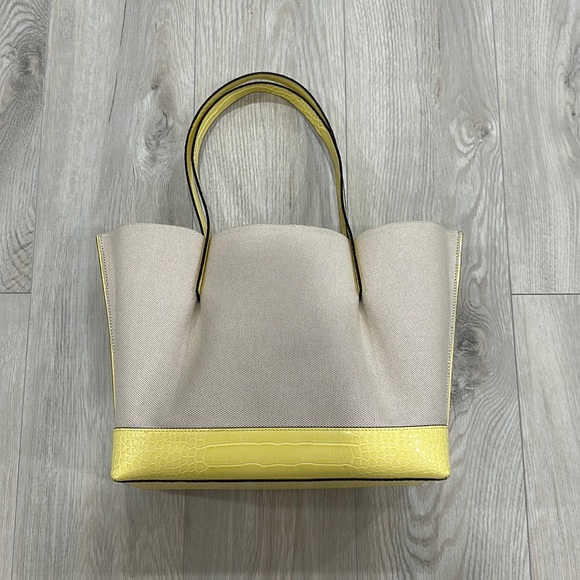 MICHAEL KORS. Emilia Large Canvas and Crocodile Embossed Tote Bag. - Picture 2 of 5